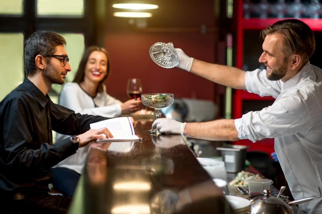 Food & beverage server